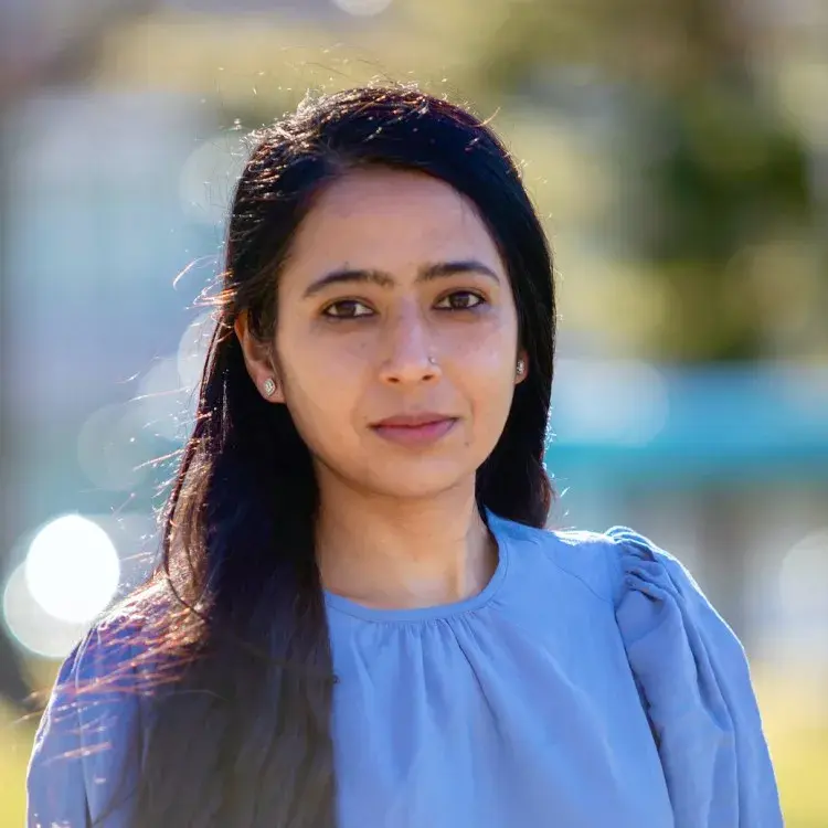 headshot of aman kaur